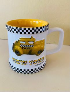 New York coffee cup yellow cab kings-checkered taxi  2005