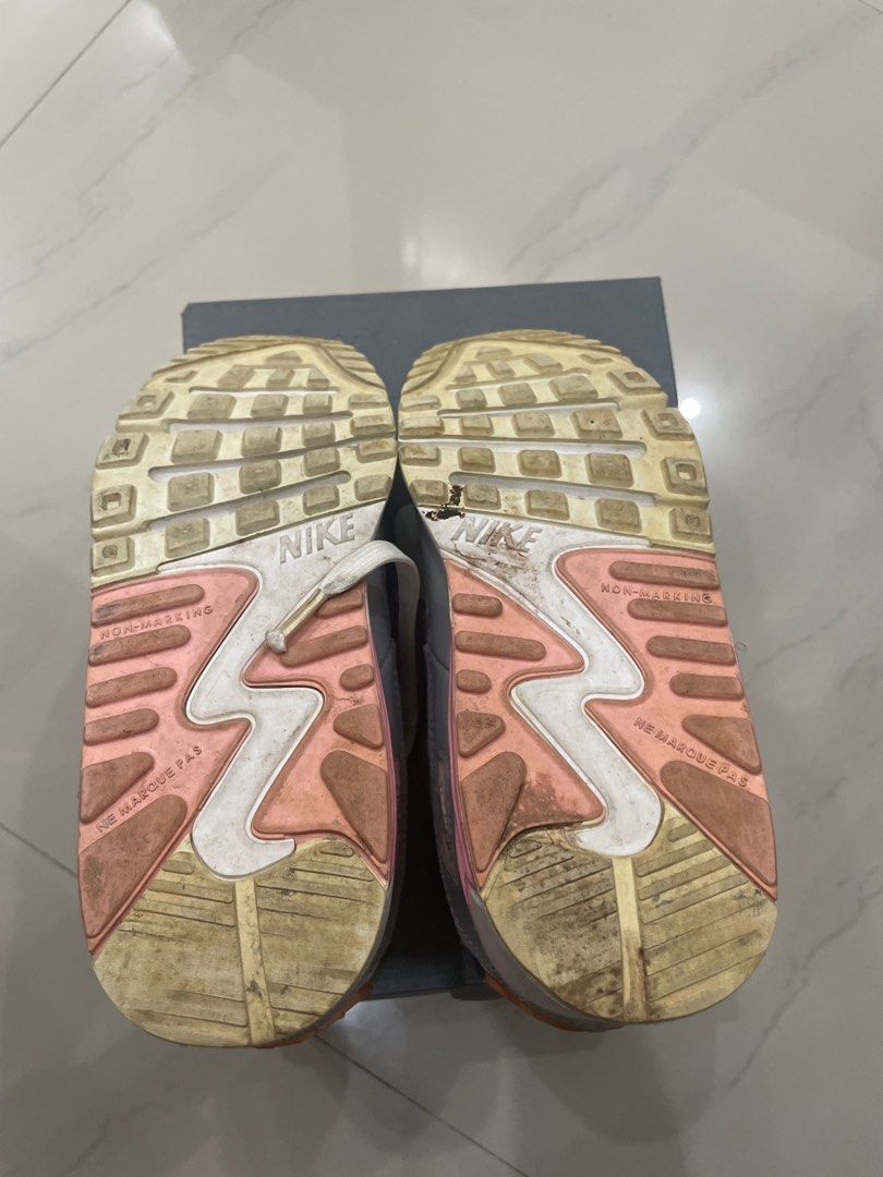 Nike Kids Air Max 1y (Category: Babies & Kids Fashion) located in Meycauayan. Submitted by princessbitsandpieces (Listing ID 1366150161, Image 2). Description: Rfs: decluttering; needs cleaning.
