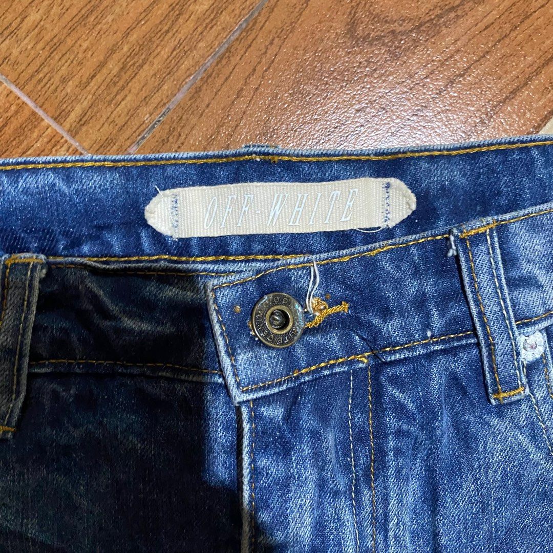 Off White (Category: Jeans) located in Sipalay. Submitted by muedajerry (Listing ID 1366105058, Image 2). Description: Off White denim tattered jeans waistline 34-36 length 45 hem 7 excellent condition 1500.