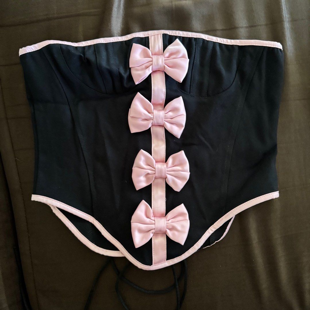 olivia rodrigo black and pink set (Category: Sets or Coordinates) located in Dasmarinas. Submitted by jamvlcrls (Listing ID 1366026262, Image 3). Description: olivia rodrigo black and pink set corset and skirt set, pink ribbons, mesh gloves — ₱320 🍓 price negotiable if payo 🍓 never worn! no ww photos, was supposed to wear this to olivia’s ph concert 🍓 fits s-m 🍓 perfect for raves, parties, or halloween 🍓 mop: bdo/gcash 🍓 mod: jnt/lbc/lalamo