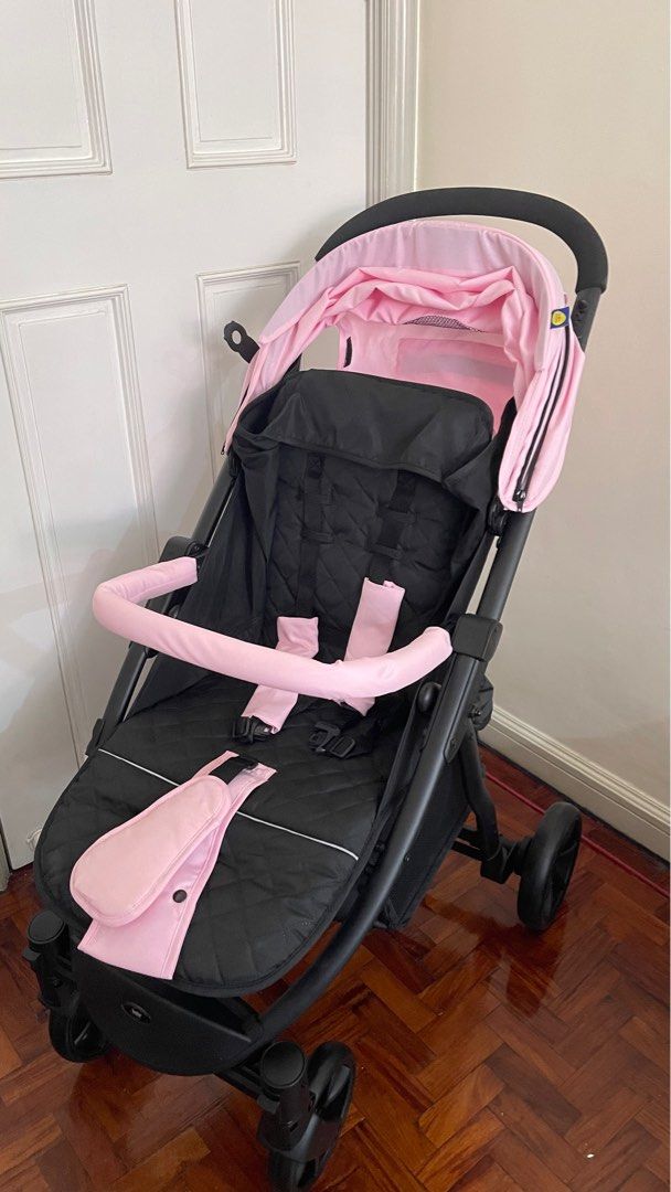 Pink Axel Stroller (Category: Strollers) located in San Juan City. Submitted by kriszy_coo (Listing ID 1366048422, Image 1). Description: Extra. Hindi nagamit. .