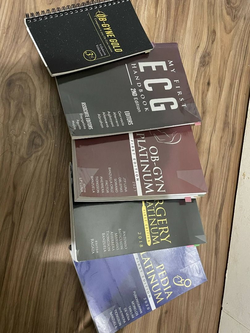 Platinum Book Bundle (Category: Textbooks) located in Makati City. Submitted by bpatriciab (Listing ID 1366138257, Image 2). Description: Platinum Books Bundle - Pedia (1st ed) - OB GYN (1st ed) - Surgery (1st ed) - My first ECG - OBGYN gold Condition: - Minimal highlights - No missing pages - Plastic covered - Condition: 8/10.