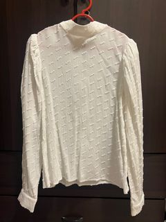 (Category: ) located in . Submitted by shopwithmiraaaa (Listing ID 1366147998, Image 1). Description: .