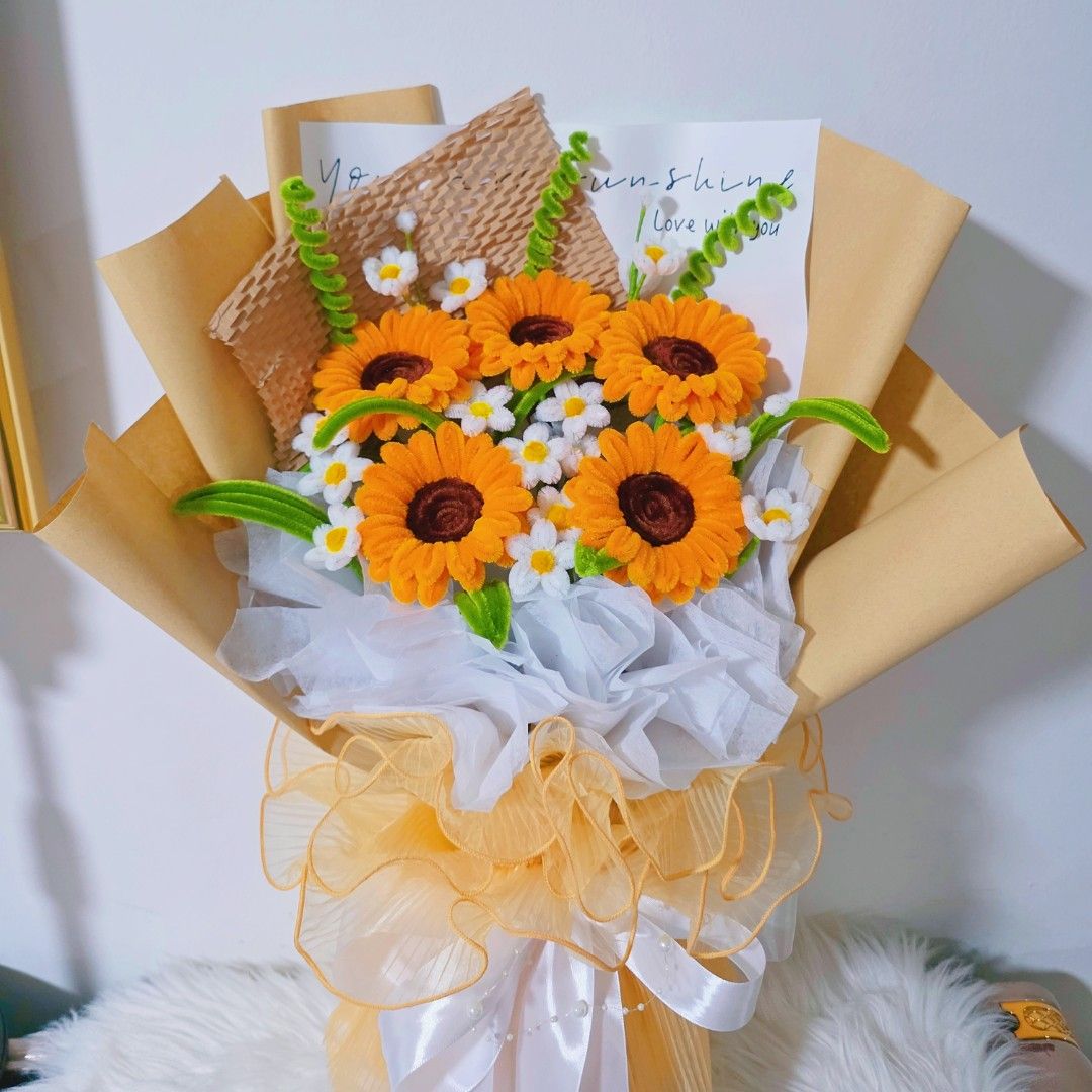 Sunflower Bouquet hamd made from fuzzy wire, Hobbies Toys
