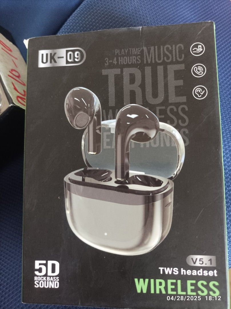 UK-Q9 3-4 hours 5D rock bass sounds (Category: Earphones) located in Singapore. Submitted by zeroeffect59694 (Listing ID 1366109715, Image 1). Description: pair of UK-Q9 True Wireless Stereo (TWS) Bluetooth 5.1 earbuds with a charging case. Key features include: Playtime: 3-4 hours. Sound: 5D Rock Bass Sound. Connectivity: Bluetooth 5.1, with a range of up to 10 meters. Battery: The charging case provides additional battery life. Design: Ergonomi