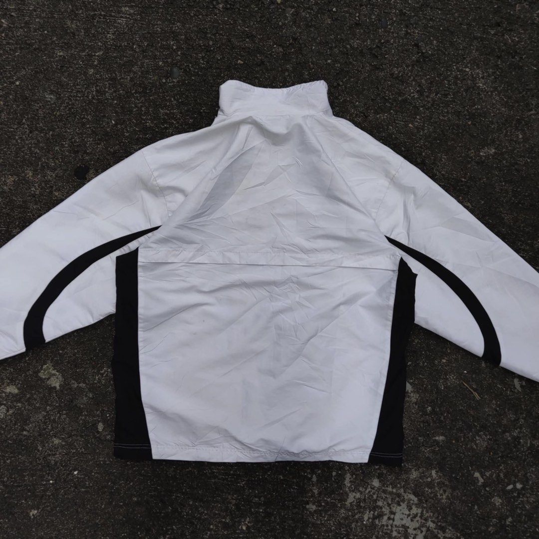 Vintage Nike Windbreaker (Category: Coats, Jackets and Outerwear) located in Manila. Submitted by _vault (Listing ID 1366042370, Image 3). Description: 24" width 28" length.