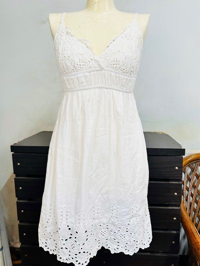 White eyelet summer dress (Category: Dresses) located in Paranaque City. Submitted by mikaaa_y (Listing ID 1366093649, Image 2). Description: Can fit to s-m body frame Adjustable strap .