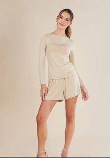 (Category: ) located in . Submitted by dailywears7 (Listing ID 1366074591, Image 1). Description: .