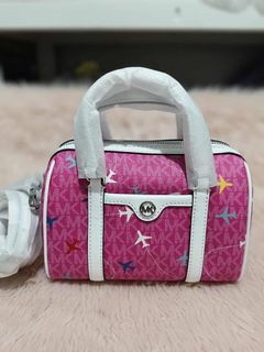 (Category: ) located in . Submitted by lovieauthenticmerchandise (Listing ID 1366180769, Image 1). Description: .