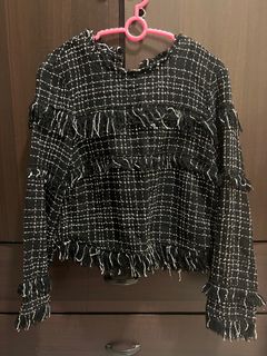 (Category: ) located in . Submitted by shopwithmiraaaa (Listing ID 1366147557, Image 1). Description: .