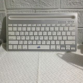 ZEUS K-700 UNIVERSAL BLUETOOTH KEYBOARD MULTI-DEVICE