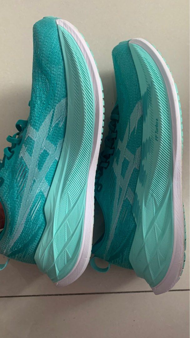 Asics Superblast 2 US 10.5 (Category: Sneakers) located in Singapore. Submitted by bingsu9183 (Listing ID 1366247913, Image 3). Description: US 10.5 Wave Teal colour Used once, mileage 21km no box or tag, will provide other shoebox RFS: too small, can trade with US 11 superblast 2 with top up depending on condition 100% authentic.