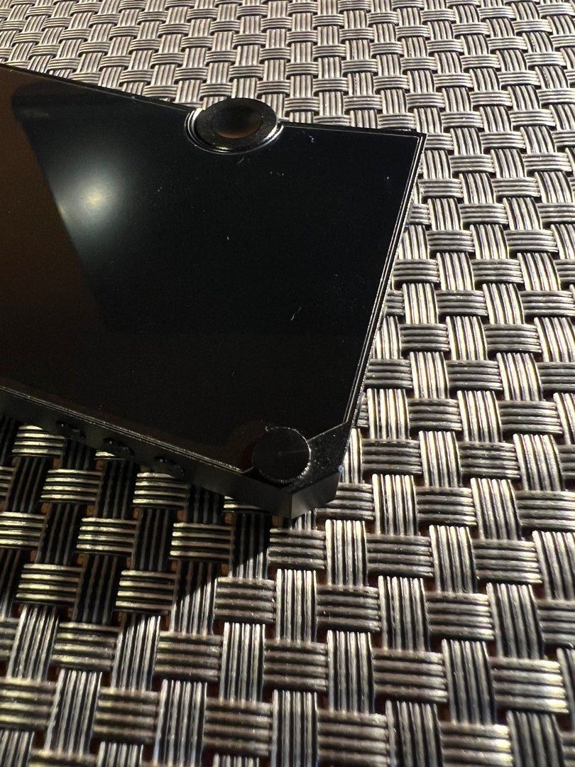Astell&Kern AK300 (Category: Portable Music Players) located in Singapore. Submitted by layla_bell (Listing ID 1366271357, Image 2). Description: Works perfectly, tested. Has a dent on the top left corner(behind). Some scratches and paint peeling on top right hand corner(front). .