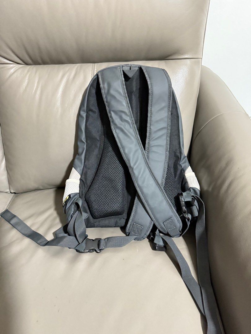 Backpack (Category: Carriers & Slings) located in Singapore. Submitted by maggieyzx (Listing ID 1366298863, Image 3). Description: Small breed Dog & Cat carrier backpack. Lightly used. Originally brought at $165, Now let go at $45.