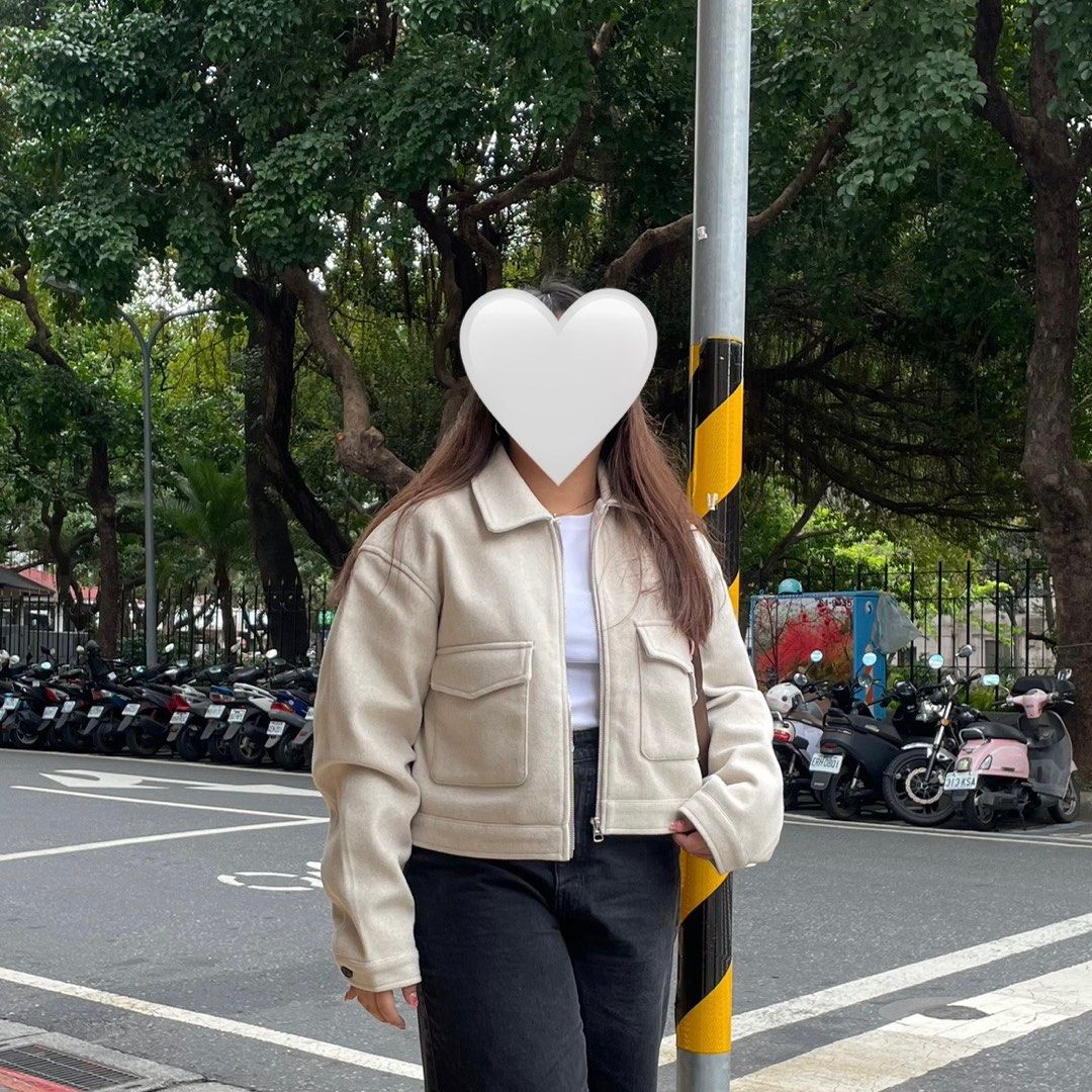 Bershka Boxy Wool Jacket (Category: Coats, Jackets and Outerwear) located in Marikina City. Submitted by icebear0821 (Listing ID 1354647570, Image 1). Description: • wore only once during a taiwan trip length: 18 inch width: 21 inch sleeves length: 22 inch.