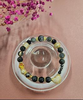 (Category: ) located in . Submitted by heyallshoppers (Listing ID 1366206201, Image 1). Description: .