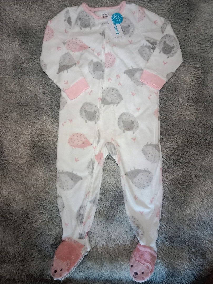 Carter's Footie Art (Category: Babies & Kids Fashion) located in Santa Maria. Submitted by avvvs (Listing ID 1366291873, Image 1). Description: .