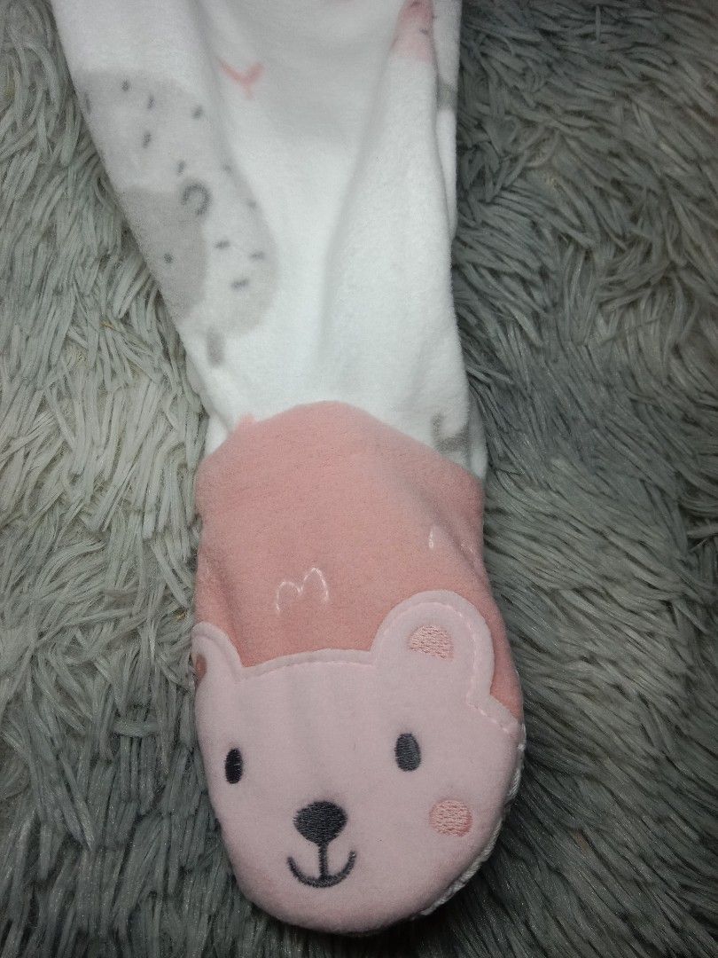 Carter's Footie Art (Category: Babies & Kids Fashion) located in Santa Maria. Submitted by avvvs (Listing ID 1366291873, Image 3). Description: .