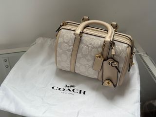（分類：）位於 。 由 candycake510 提交（商品編號 1366264722，圖片 1）。簡介： 。
