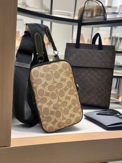 (Category: ) located in . Submitted by fascinating.bag.mall (Listing ID 1366210262, Image 1). Description: .