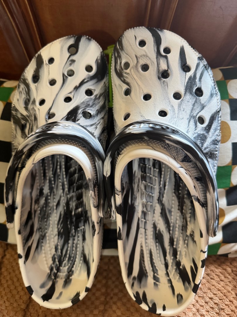 Crocs Classc Marbled Clog Men's, Women's Fashion, Footwear, Slippers ...