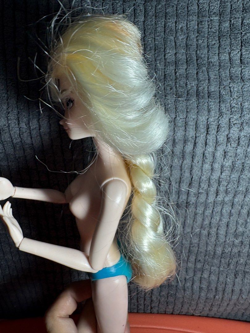 disney store fron Elsa 12" doll (Category: Figurines & Statues) located in Echague. Submitted by tentenheartph (Listing ID 1366353987, Image 2). Description: Preloved from US WYSIWYG hair needs a but spa needs wash removable stain arms articulated tight still rubber legs no bite no crack please manage your expectations buy at your own risk .
