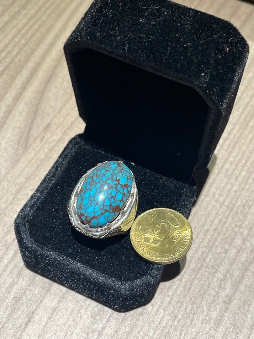 Firus mesir (Category: Jewelry) located in Bangi. Submitted by arjuna_collection (Listing ID 1366323055, Image 1). Description: Batu Firus Mesir urat motif kelopak bunga2 Ikatan Perak 960 Saiz semasa 17 Postage seluruh Malaysia .