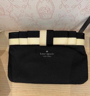 (Category: ) located in . Submitted by apple0136 (Listing ID 1366309326, Image 1). Description: .