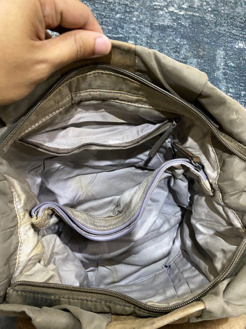 Kipling (Category: Tote Bags) located in Machang. Submitted by jabilrokrak (Listing ID 1366313785, Image 3). Description: Kipling handbags for sale !! Nice item with good condition!.