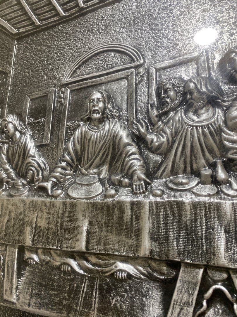 Last supper (Category: Wall Decor) located in Antipolo. Submitted by ms.roj (Listing ID 1366200834, Image 2). Description: Decluttering There’s small water marks pero dipo ganun kahalata also my chip sa corner kindly look at the photo posted negotiable but not too low 😊.