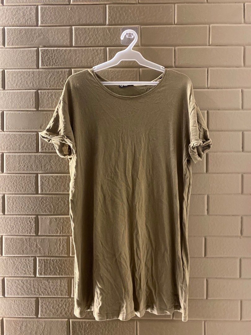 Long shirt army green (Category: Shirts) located in Las Pinas. Submitted by DailyssentialsbyD (Listing ID 1366204611, Image 2). Description: Para siyang dress na shirt.