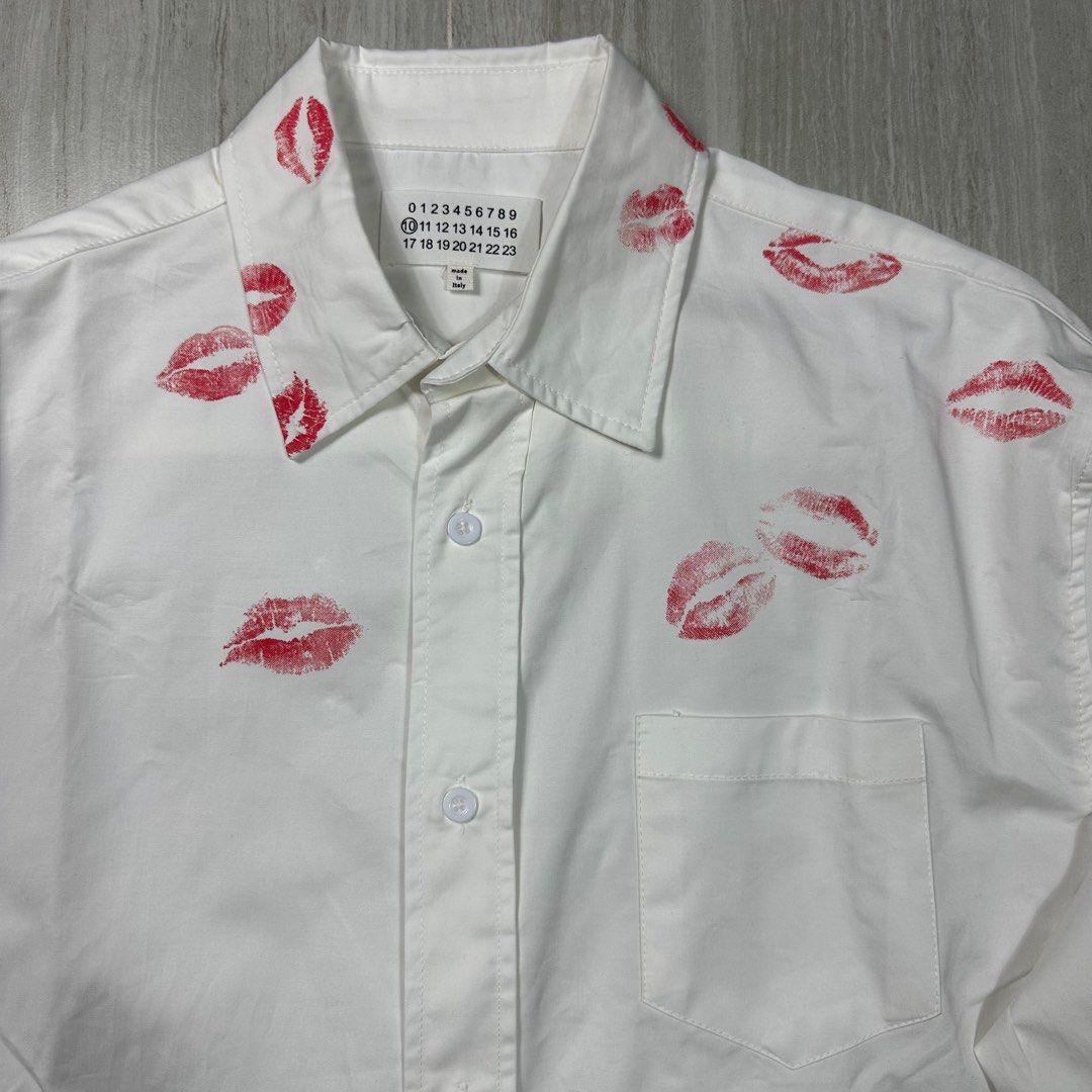Maison Margiela iconic artisanal (Category: Luxury Apparel) located in Quezon City. Submitted by ALLGOOD_THRIFT (Listing ID 1366292985, Image 2). Description: As new condition Size xl to xxl 24.5/32 .