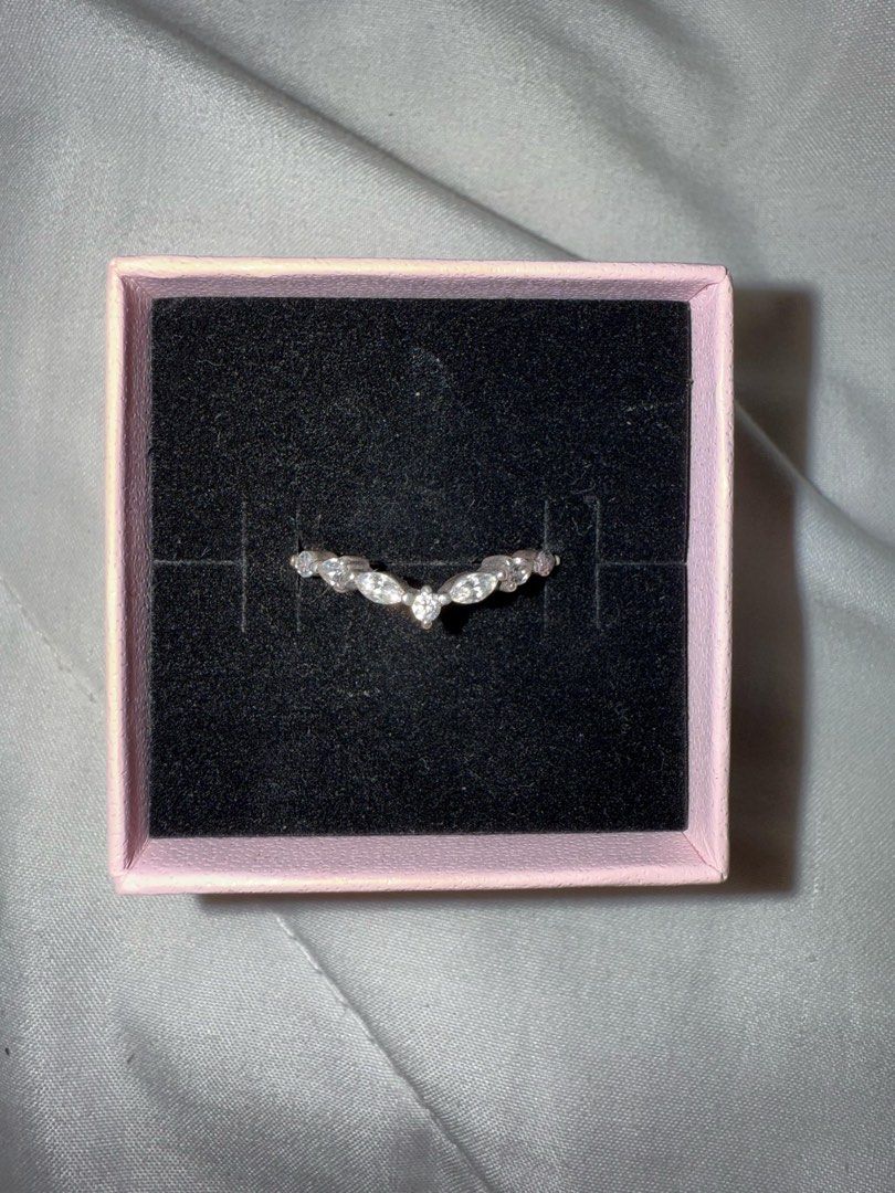 Pandora Ring (Category: Accessories) located in Kuantan. Submitted by runsyuhada (Listing ID 1366199021, Image 2). Description: Pandora Ring - worn once - COD Kuantan.