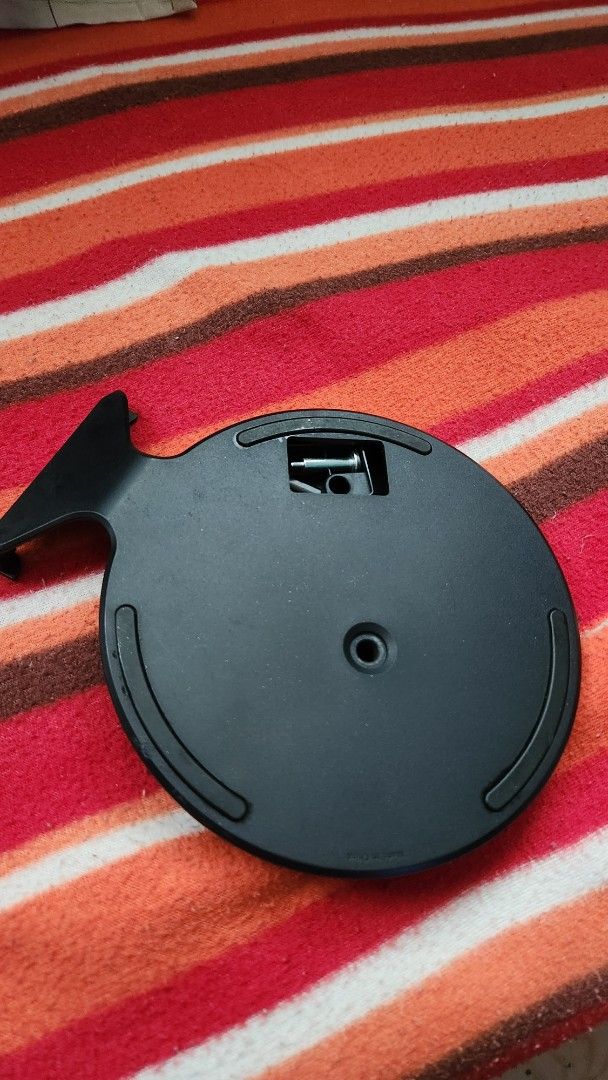 PS5 Stand with screw (Category: PlayStation) located in San Juan City. Submitted by lukapukus (Listing ID 1366198450, Image 2). Description: orig ps5 stand with screw for 800 php location montalban rizal every morning greenhilla office hour pwede lalamove sagot nyo fee.