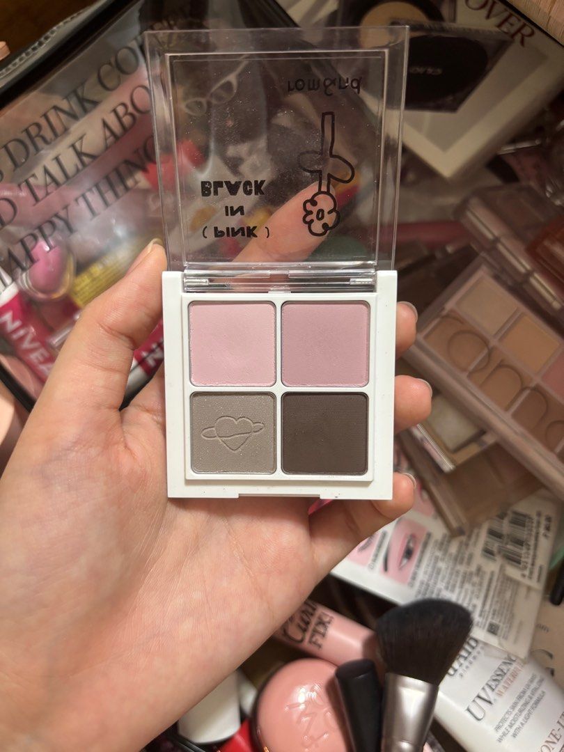 Romand eye shadow palette (Category: Makeup) located in San Juan City. Submitted by declutterhailey (Listing ID 1366338683, Image 2). Description: Swatched Limited edition with box B02 peony in black.