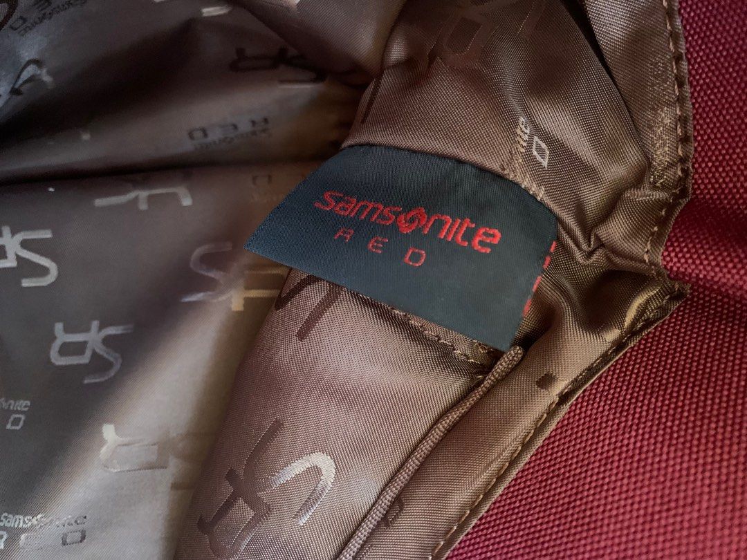 Samsonite Laptop Bag (Category: Laptop Bags & Sleeves) located in Manila. Submitted by sblue51776932 (Listing ID 1366312988, Image 2). Description: .