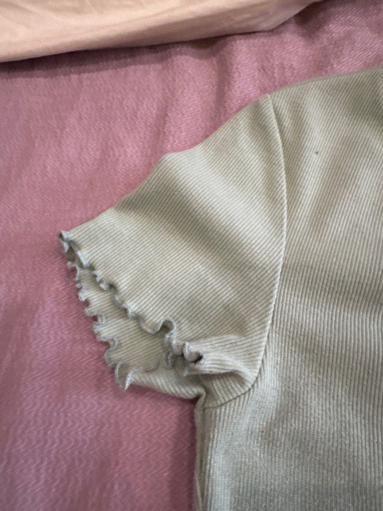 Shein sage green lettuce top (Category: Shirts) located in Manila. Submitted by cjy041 (Listing ID 1366279509, Image 3). Description: Rfs: decluttering. Buyer will shoulder SF MOP: Gcash, BPI, NO COD Location: Ongpin St. Sta.Cruz, Manila ( In Front of Shanghai Fried Siopao) .