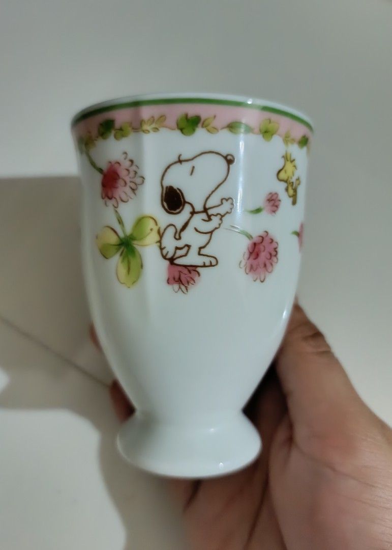 SNOOPY & WOODSTOCK PEANUTS CUP (Category: Coffee & Tea Tableware) located in Manila. Submitted by izzmorano (Listing ID 1366324722, Image 1). Description: 150 SHIPPED.