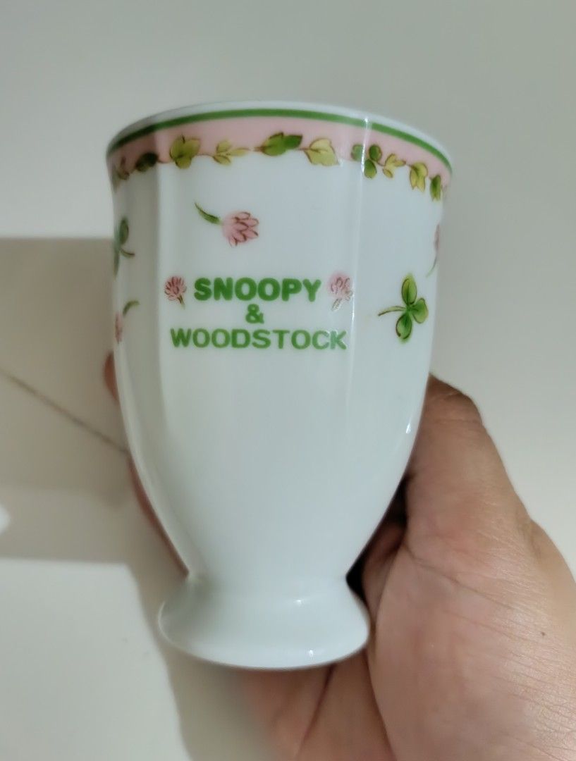 SNOOPY & WOODSTOCK PEANUTS CUP (Category: Coffee & Tea Tableware) located in Manila. Submitted by izzmorano (Listing ID 1366324722, Image 2). Description: 150 SHIPPED.