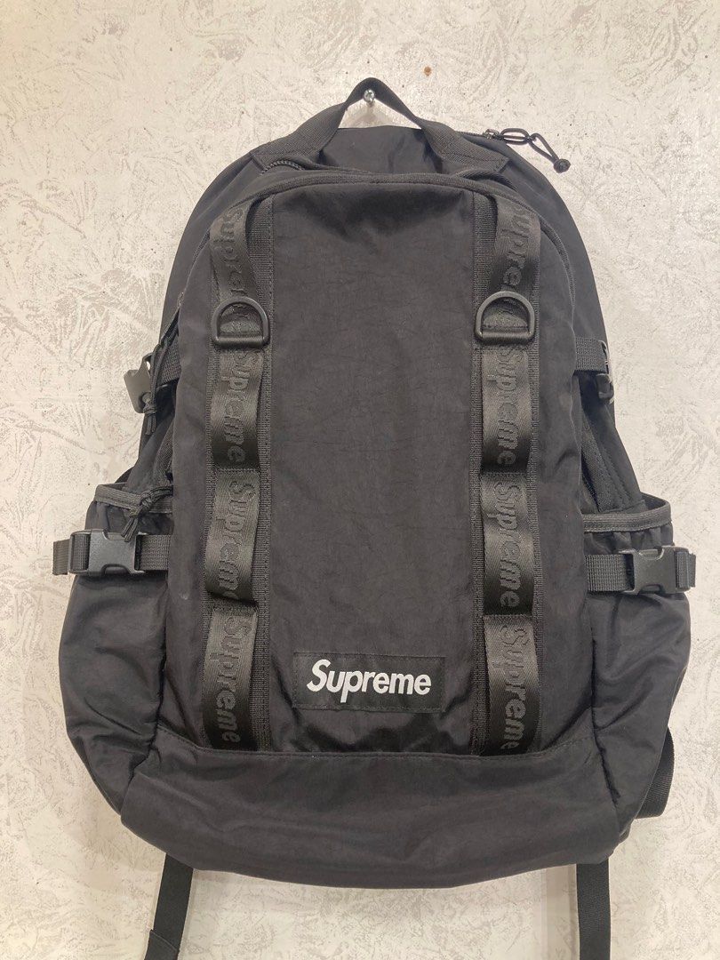 Supreme Fw20 Canvas Backpack (Category: Backpacks) located in Quezon City. Submitted by janisu0303 (Listing ID 1366361262, Image 1). Description: Supreme Fw20 Canvas Backpack Good condition Fairview nova area meetups or shipping 5500 php 09151957363 Supreme Bape Porter Stussy Carhartt Visvim.