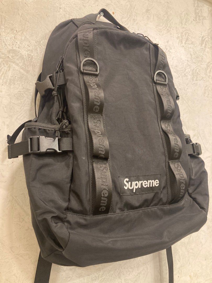 Supreme Fw20 Canvas Backpack (Category: Backpacks) located in Quezon City. Submitted by janisu0303 (Listing ID 1366361262, Image 2). Description: Supreme Fw20 Canvas Backpack Good condition Fairview nova area meetups or shipping 5500 php 09151957363 Supreme Bape Porter Stussy Carhartt Visvim.