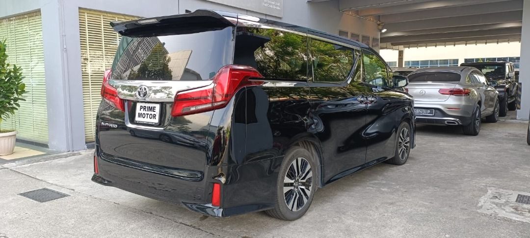 Toyota Alphard 2.5A S C-Packages Moonroof Auto (Category: Used Cars) located in Singapore. Submitted by primemotor (Listing ID 1366275087, Image 3). Description: Elegant Black mpv, ''S-C Edition Model With High Specifications, Comes With Executive Pilot Seats, and Toyota Safety Sense, Pre-Collision System and Lane Departure Alert, One Owner Only, This is Not a Rental / PHV Unit, Very Well Maintained, Easy Financing, Flexible In-House Loan Package