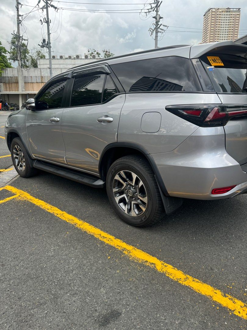 Toyota Fortuner 2.7 (A) (Category: Used Cars) located in Mandaluyong City. Submitted by sanville2007 (Listing ID 1366367641, Image 2). Description: Php10k Fortuner Tailights Led For 2016 model and up No damage.