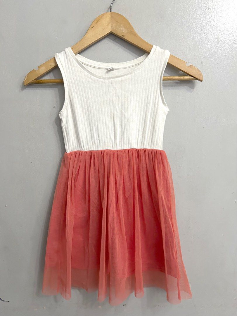 Uniqlo tutu dress (Category: Babies & Kids Fashion) located in General Trias. Submitted by theosdeclutter (Listing ID 1366295786, Image 1). Description: Size - 120 on tag.