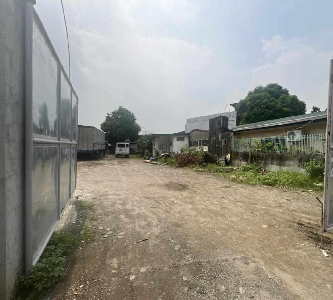vacant lot for lease (Category: Commercial) located in Valenzuela. Submitted by seraph03 (Listing ID 1366314817, Image 3). Description: for lease minimum 3 year lease 1 month advance 2 months deposit 11 post dated checks annually 1250 square meter gated lot with office/guardhouse, bathroom and washroom near NLEX Mindanao Exit P80/sqm.