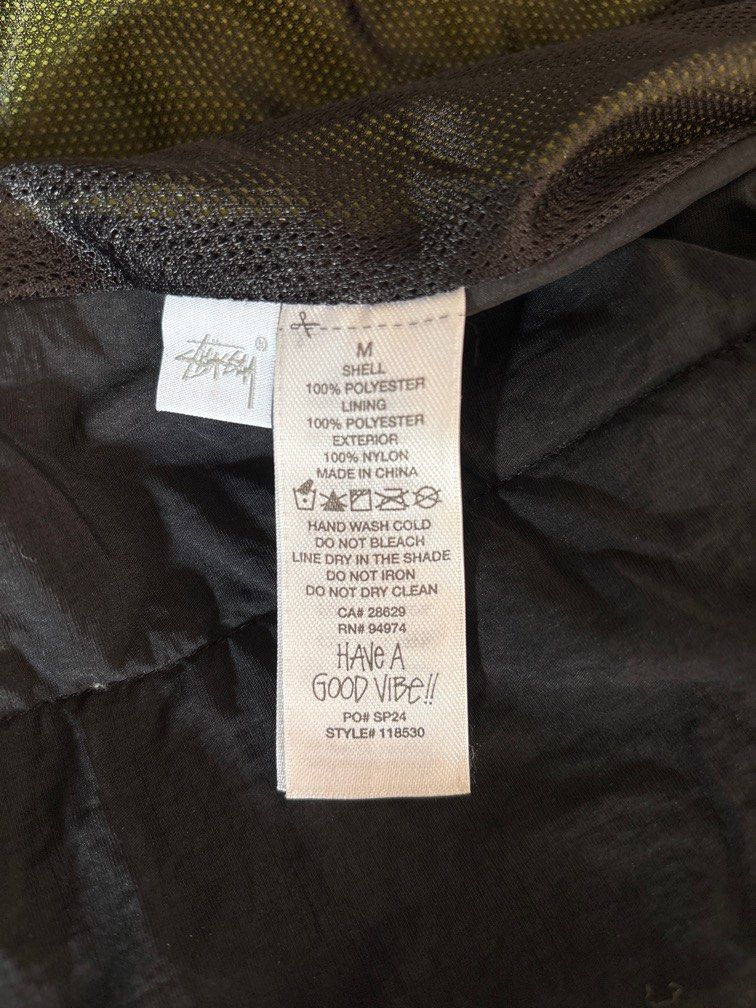 Winter Jacket （分類：外套及戶外衣服）位於 Hong Kong。 由 vmjhk 提交（商品編號 1366201137，圖片 4）。簡介： 。