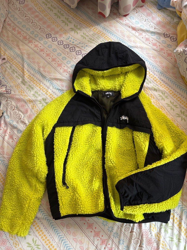 Winter Jacket （分類：外套及戶外衣服）位於 Hong Kong。 由 vmjhk 提交（商品編號 1366201137，圖片 1）。簡介： 。