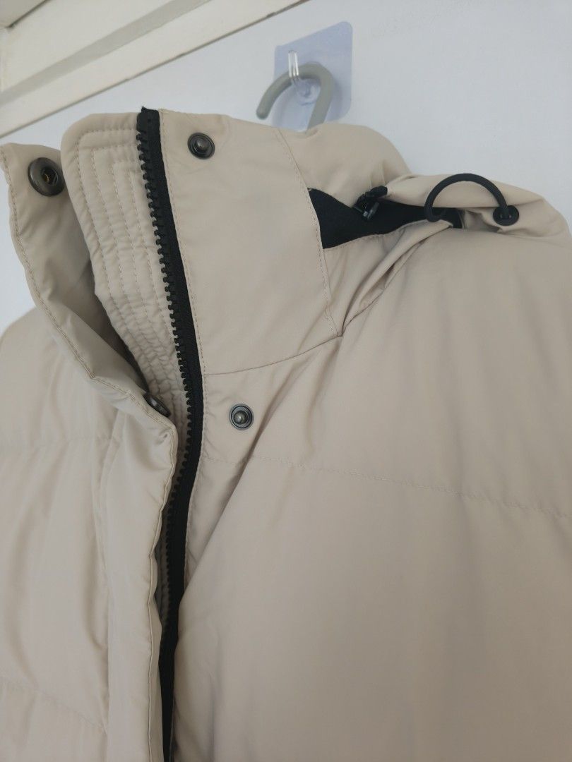 Winter Jacket (Category: Coats, Jackets and Outerwear) located in Singapore. Submitted by kindy001 (Listing ID 1366245247, Image 3). Description: suitable for winter country never wore before so letting go cheap to clear some space very good quality comes with zip pocket buckle belt detachable hoodie zip and buttons will provide mailing not for fussy.