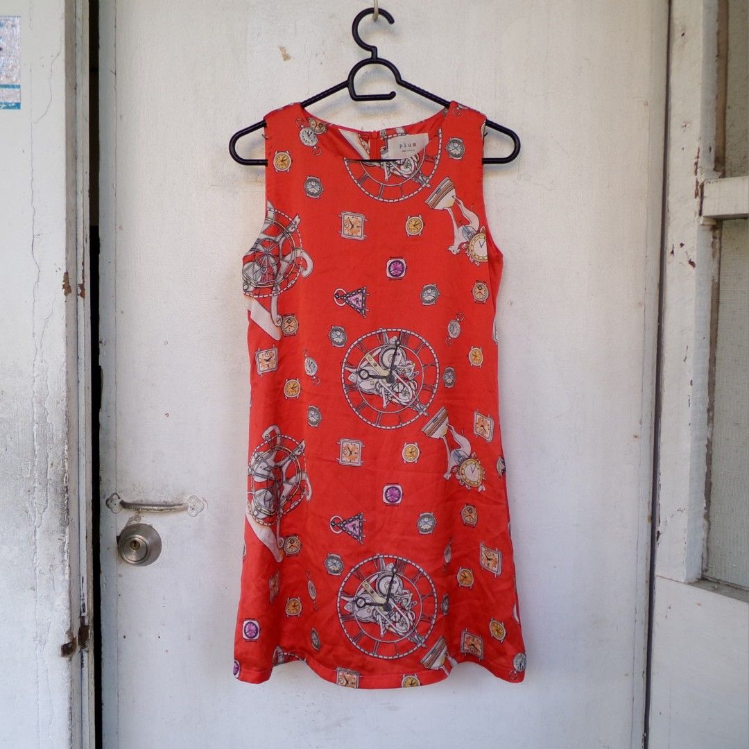 Drop Waist Dress with Clock Print (Category: Dresses) located in San Jose del Monte. Submitted by vampyro (Listing ID 1361728110, Image 1). Description: Size S Fits Petite Women Name your price starting from ₱0, basta sagot mo ang shipping fee.