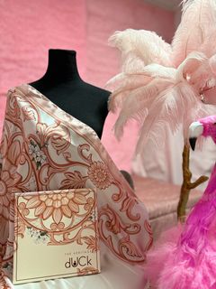 (Category: ) located in . Submitted by blinkcouture (Listing ID 1361727999, Image 1). Description: .